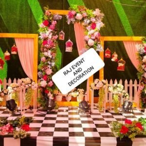 Traditional Shrimant Baby Shower Swing